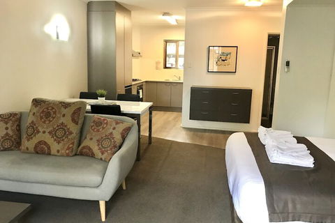 Adelaide Dresscircle Apartments Archer Street - Inverell Accommodation 6