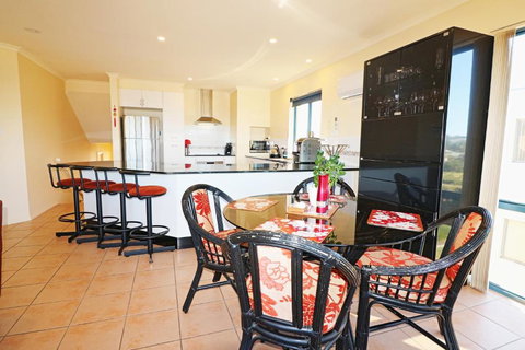 Ocean Breakers - Inverell Accommodation 3
