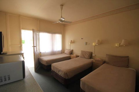 Aromet Motor Inn - Inverell Accommodation 7
