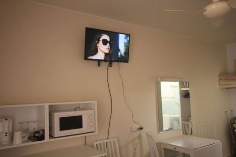 Aromet Motor Inn - Inverell Accommodation 5
