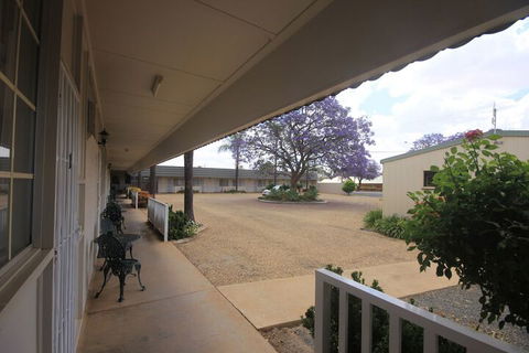 Aromet Motor Inn - Inverell Accommodation 1