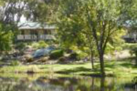 Granite Gardens Cottages & Lake Retreat - Inverell Accommodation 0