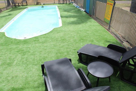 Shady Willows Holiday Park & YHA - Inverell Accommodation 3