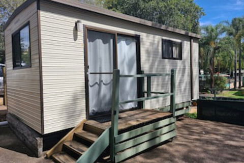 Shady Willows Holiday Park & YHA - Inverell Accommodation 0