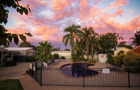 Ashleigh Court Motor Inn - Inverell Accommodation 3