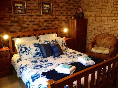 Shady Trees Barrington Holiday House - Inverell Accommodation 3