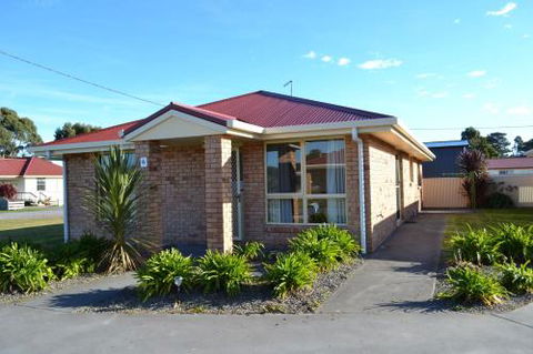 All Inn Strahan Holiday Units - Inverell Accommodation 4