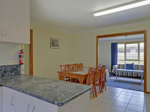 All Inn Strahan Holiday Units - Inverell Accommodation 3