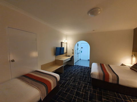 Hamiltonâ€™s Queanbeyan Motel - Inverell Accommodation 6