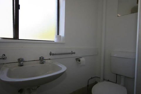 Alpha Centauri Townhouses - Inverell Accommodation 6