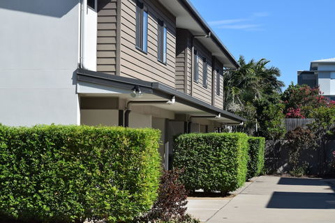 Gladstone Heights Executive Apartments - Inverell Accommodation 4