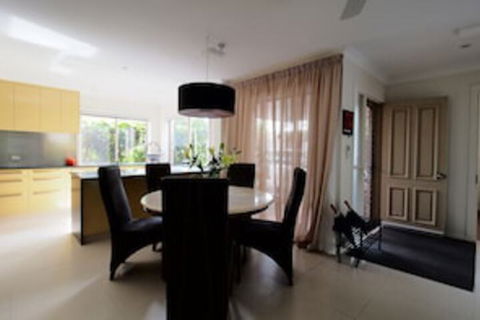 Akai Hana - Inverell Accommodation 0
