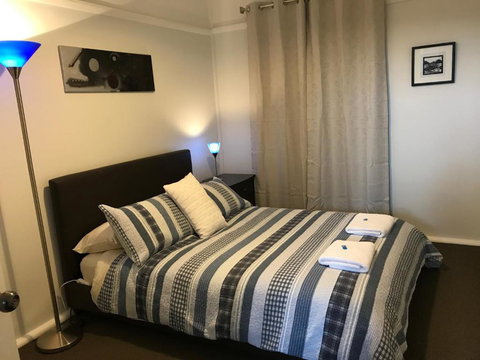 Five Ways Apartment - Inverell Accommodation 4