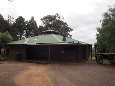 Augusta Sheoak Chalets - Inverell Accommodation 0