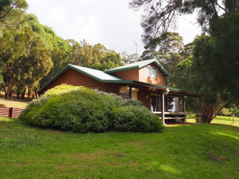 Augusta Sheoak Chalets - Inverell Accommodation 2