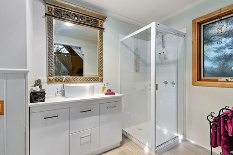 Gembrook Cottages - Inverell Accommodation 2