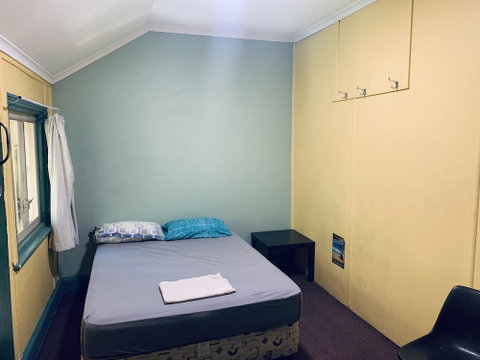 Yellow Submarine Backpackers - Inverell Accommodation 0