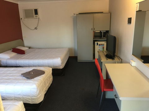 Parkway Motel - Inverell Accommodation 0