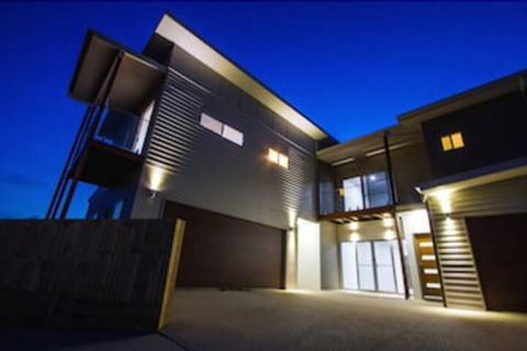 Agnes Sails - Inverell Accommodation 0