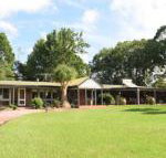 McCarthy Lake House - Inverell Accommodation