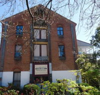 Accommodation in an Historic Warehouse - Inverell Accommodation