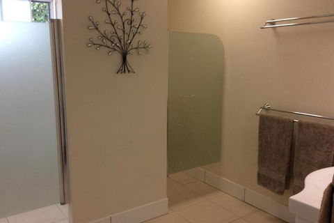 Tinaroo Sunset Retreat - Inverell Accommodation 6