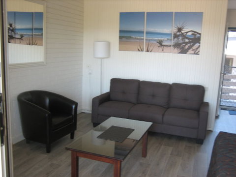 Regency Waterfront Motel - Inverell Accommodation 2