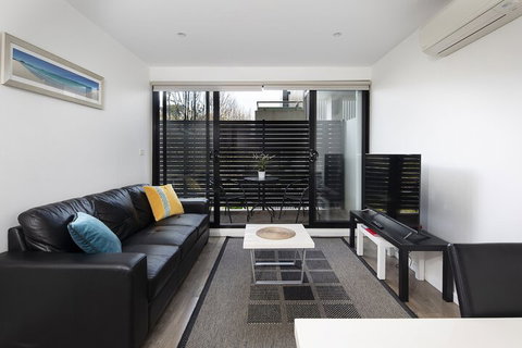 RNR Serviced Apartments North Melbourne - Inverell Accommodation 3