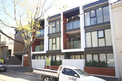 RNR Serviced Apartments North Melbourne - Inverell Accommodation 1