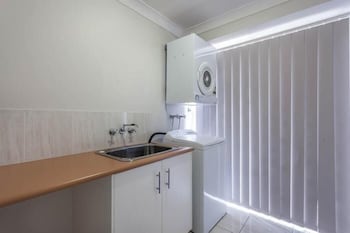 Annand Mews Serviced Apartments - Inverell Accommodation 3