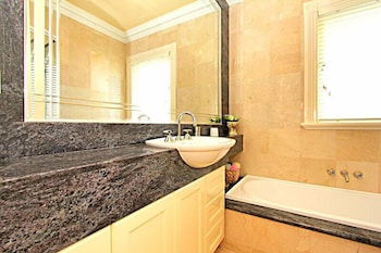 ABC Accommodation - Rosebud - Inverell Accommodation 3