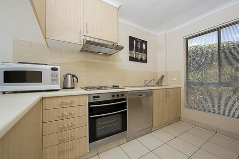 Accommodate Canberra - Kingston Court - Inverell Accommodation 2