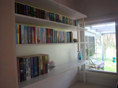 Absolute Waterfront Cottage - Inverell Accommodation 1