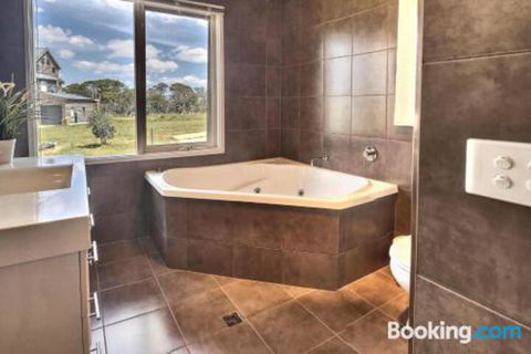 Alpine Edge - Inverell Accommodation 4