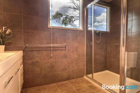 Alpine Edge - Inverell Accommodation 7