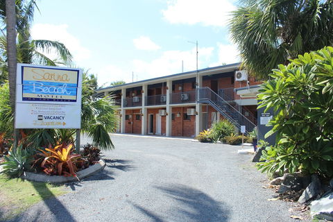 Sarina Beach Motel - Inverell Accommodation 1