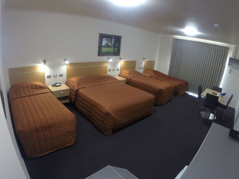 CluBarham Motel - Inverell Accommodation 4