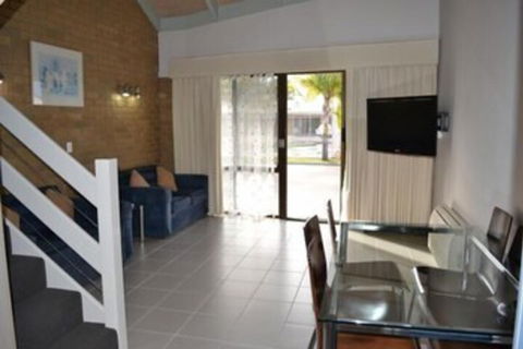 Lake Edge Resort - Inverell Accommodation 7