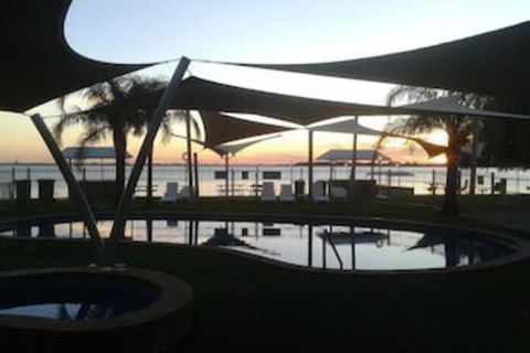 Lake Edge Resort - Inverell Accommodation 3