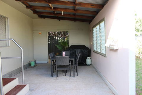 Indulge Homes - 77 Olive - Inverell Accommodation 6
