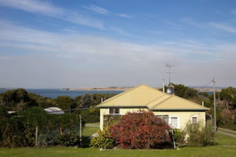 Lady Barron Holiday Home - Inverell Accommodation 0