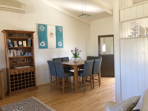 Dam It Getaway- Homestead - Inverell Accommodation 1