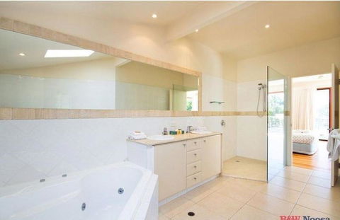 14 Ravenwood Drive - Inverell Accommodation 4