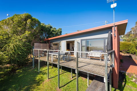 The Love Shack - Inverell Accommodation 0