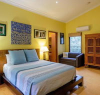 Five Bimba Tractor House - Inverell Accommodation