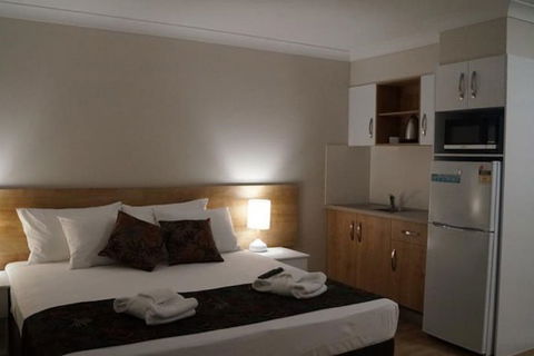 Castle Crest Motel - Inverell Accommodation 6