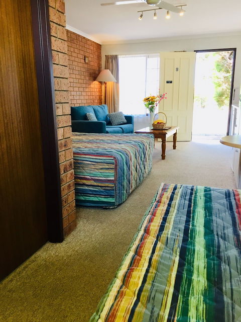 Colonial Motor Inn Pambula - Inverell Accommodation 1