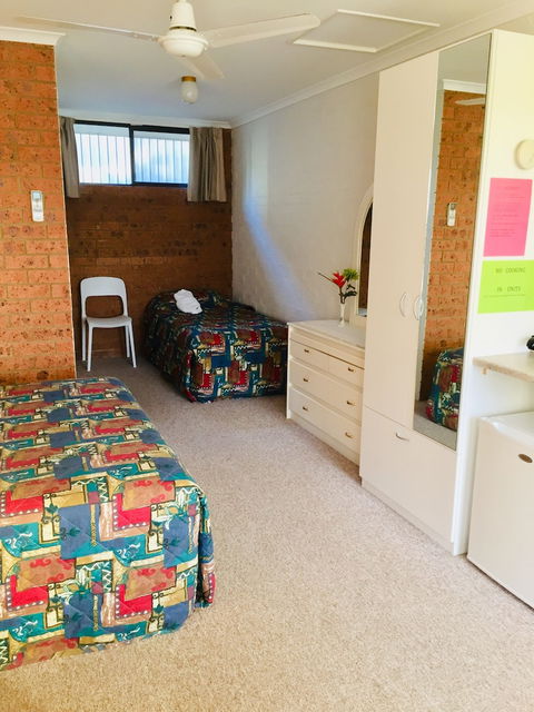 Colonial Motor Inn Pambula - Inverell Accommodation 2