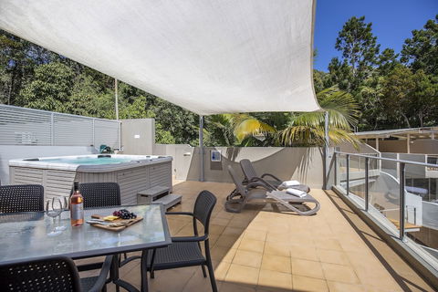 The Cove Noosa - Inverell Accommodation 4