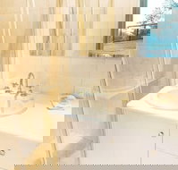 Baudin House - Inverell Accommodation